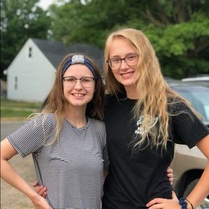 Meet your Posher, Laura